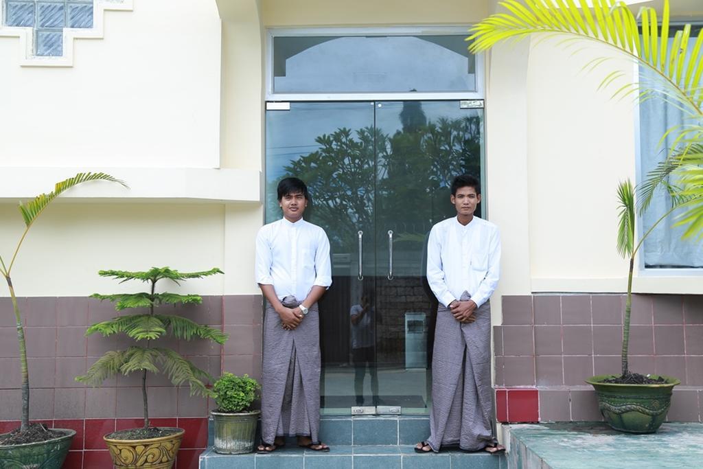 Kh Hotel , Kokkine Yangon Exterior photo